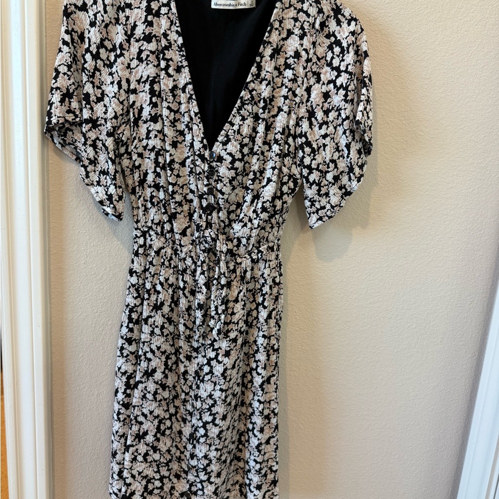 Abercrombie & Fitch Black and White Floral Mini Dress